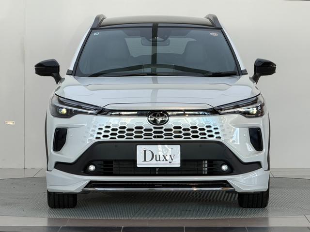 カローラクロス ハイブリッド　Ｚ　【ムーンルーフ付き】　１０．５インチコネクトナビ　パノラミックビューモニター　ブラインドスポットモニター　パワーバックドア　ステアリングヒーター　シートヒーター　トヨタチームメイト　純正インチ１９ＡＷ（12枚目）