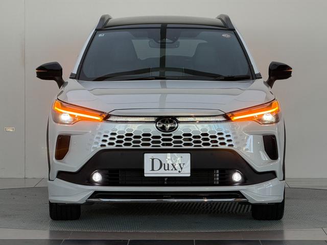 カローラクロス ハイブリッド　Ｚ　【ムーンルーフ付き】　１０．５インチコネクトナビ　パノラミックビューモニター　ブラインドスポットモニター　パワーバックドア　ステアリングヒーター　シートヒーター　トヨタチームメイト　純正インチ１９ＡＷ（14枚目）