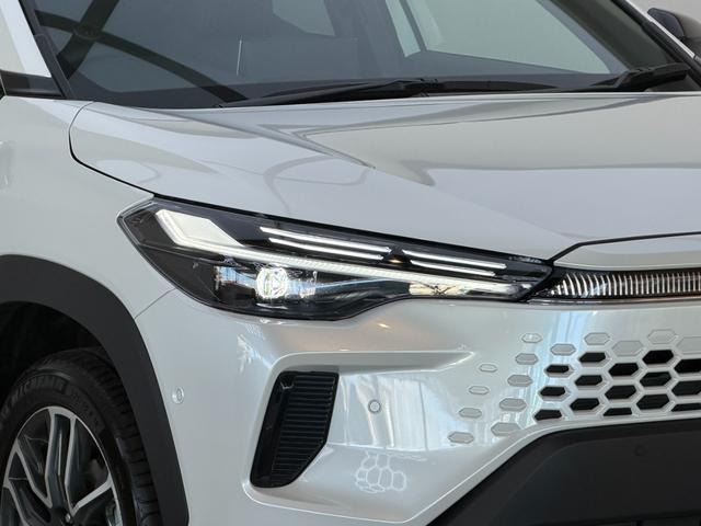 カローラクロス ハイブリッド　Ｚ　【ムーンルーフ付き】　１０．５インチコネクトナビ　パノラミックビューモニター　ブラインドスポットモニター　パワーバックドア　ステアリングヒーター　シートヒーター　トヨタチームメイト　純正インチ１９ＡＷ（19枚目）