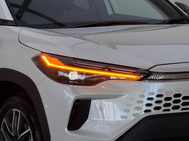 カローラクロス ハイブリッド　Ｚ　【ムーンルーフ付き】　１０．５インチコネクトナビ　パノラミックビューモニター　ブラインドスポットモニター　パワーバックドア　ステアリングヒーター　シートヒーター　トヨタチームメイト　純正インチ１９ＡＷ（20枚目）