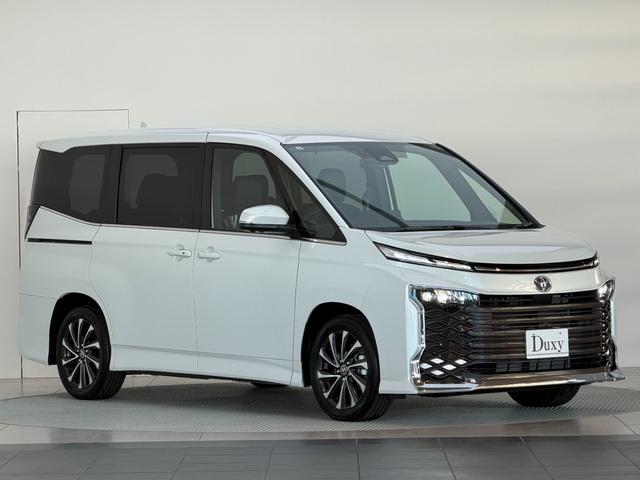 ヴォクシー ハイブリッドS-Z 【改モデル】 10.5インチコネクトナビ 3眼LEDヘッドライト ユニバーサルスッテプ トヨタチームメイト 快適利便パッケージHI PVM BSM ヘッドアップディスプレイ 寒冷地 純正インチ17AW(9枚目)