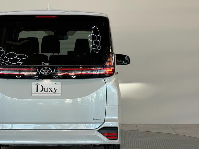 ヴォクシー ハイブリッドS-Z 【改モデル】 10.5インチコネクトナビ 3眼LEDヘッドライト ユニバーサルスッテプ トヨタチームメイト 快適利便パッケージHI PVM BSM ヘッドアップディスプレイ 寒冷地 純正インチ17AW(34枚目)