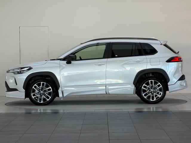 カローラクロス ハイブリッド Z 【ムーンルーフ付き】 10.5インチコネクトナビ パノラミックビューモニター ブラインドスポットモニター パワーバックドア ステアリングヒーター シートヒーター トヨタチームメイト 純正インチ19AW(6枚目)