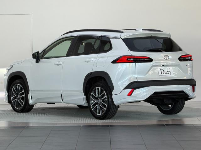 カローラクロス ハイブリッド Z 【ムーンルーフ付き】 10.5インチコネクトナビ パノラミックビューモニター ブラインドスポットモニター パワーバックドア ステアリングヒーター シートヒーター トヨタチームメイト 純正インチ19AW(10枚目)