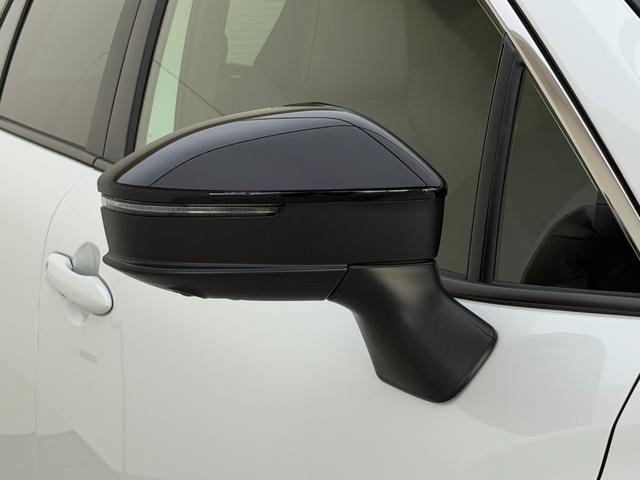 カローラクロス ハイブリッド Z 【ムーンルーフ付き】 10.5インチコネクトナビ パノラミックビューモニター ブラインドスポットモニター パワーバックドア ステアリングヒーター シートヒーター トヨタチームメイト 純正インチ19AW(25枚目)