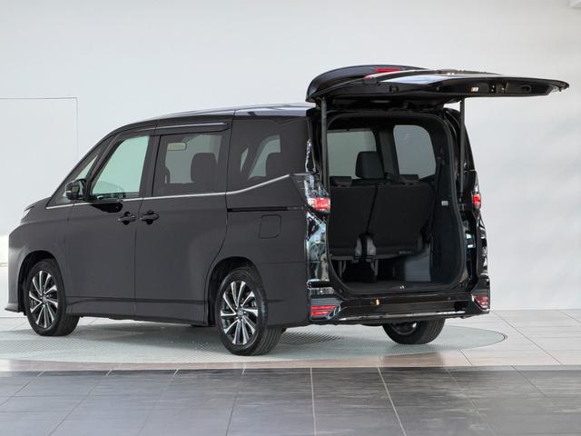 ヴォクシー ハイブリッドS-Z 【13.2インチ後席モニター付き】10.5インチコネクトナビ デジタルインナーミラー ブラインドスポットモニター パノラミックビューモニター 快適利便パッケージHi CD/DVDデッキ 純正17AW(16枚目)