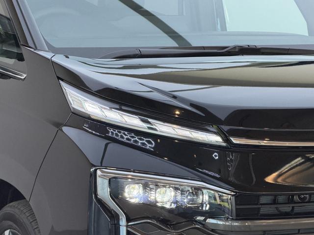 ヴォクシー ハイブリッドS-Z 【13.2インチ後席モニター付き】10.5インチコネクトナビ デジタルインナーミラー ブラインドスポットモニター パノラミックビューモニター 快適利便パッケージHi CD/DVDデッキ 純正17AW(19枚目)