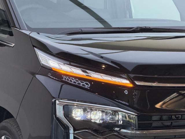 ヴォクシー ハイブリッドS-Z 【13.2インチ後席モニター付き】10.5インチコネクトナビ デジタルインナーミラー ブラインドスポットモニター パノラミックビューモニター 快適利便パッケージHi CD/DVDデッキ 純正17AW(20枚目)