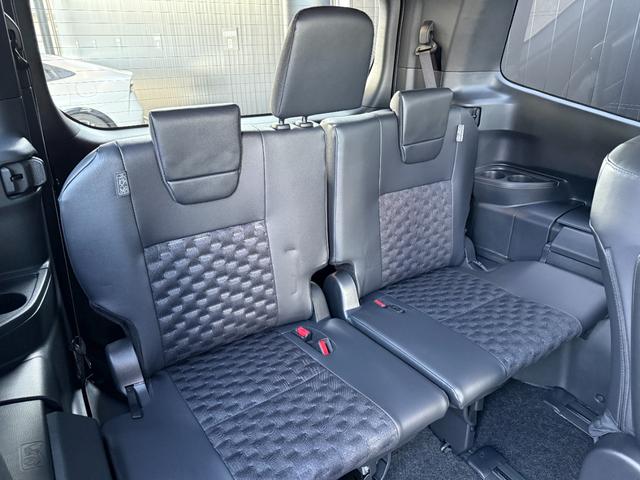 ヴォクシー ハイブリッドS-Z 【13.2インチ後席モニター付き】10.5インチコネクトナビ デジタルインナーミラー ブラインドスポットモニター パノラミックビューモニター 快適利便パッケージHi CD/DVDデッキ 純正17AW(46枚目)