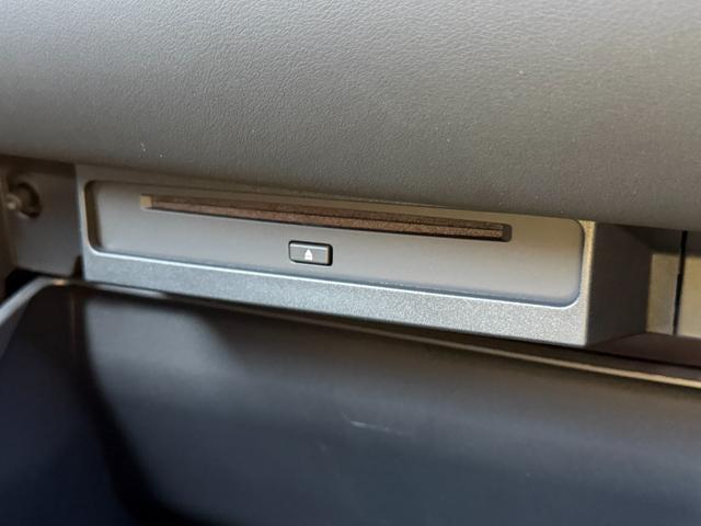 ヴォクシー ハイブリッドS-Z 【13.2インチ後席モニター付き】10.5インチコネクトナビ デジタルインナーミラー ブラインドスポットモニター パノラミックビューモニター 快適利便パッケージHi CD/DVDデッキ 純正17AW(68枚目)