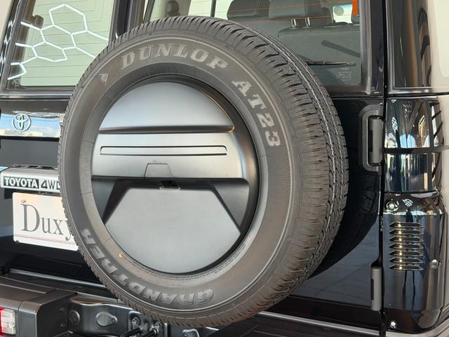 ランドクルーザー70 AX 【純正ナビ付き】 丸目ヘッドライト バックモニター内臓インナーミラー 電動デフロック 背面タイヤ リモコンキー ヒルスタートアシストコントロール ダウンヒルスタートコントロール 純正16インチAW(34枚目)