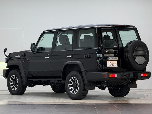 ランドクルーザー70 AX 【内装ブラック】 丸目ヘッドライト バックモニター内臓インナーミラー 電動デフロック 背面タイヤ リモコンキー ヒルスタートアシストコントロール ダウンヒルスタートコントロール 純正16インチAW(10枚目)