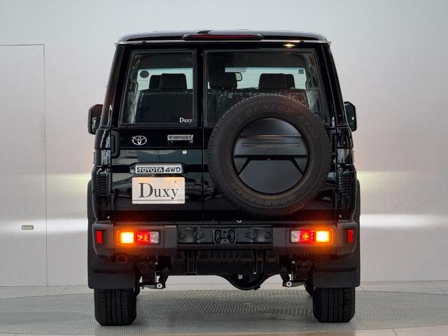 ランドクルーザー70 AX 【内装ブラック】 丸目ヘッドライト バックモニター内臓インナーミラー 電動デフロック 背面タイヤ リモコンキー ヒルスタートアシストコントロール ダウンヒルスタートコントロール 純正16インチAW(13枚目)