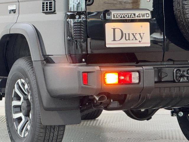 ランドクルーザー70 AX 【内装ブラック】 丸目ヘッドライト バックモニター内臓インナーミラー 電動デフロック 背面タイヤ リモコンキー ヒルスタートアシストコントロール ダウンヒルスタートコントロール 純正16インチAW(28枚目)