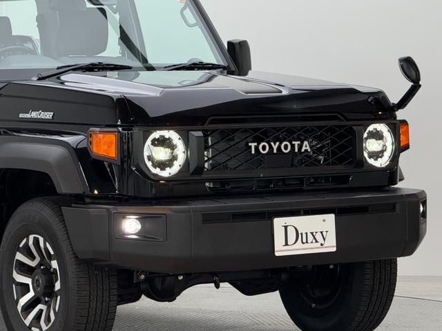 ランドクルーザー70 AX 【内装ブラック】 丸目ヘッドライト バックモニター内臓インナーミラー 電動デフロック 背面タイヤ リモコンキー ヒルスタートアシストコントロール ダウンヒルスタートコントロール 純正16インチAW(30枚目)