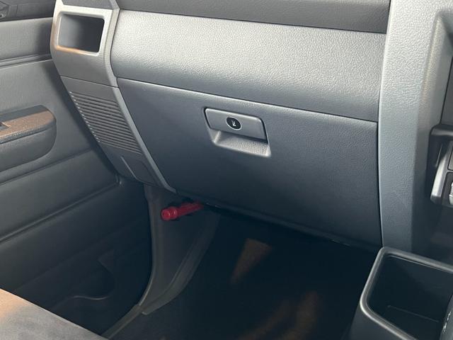 ランドクルーザー70 AX 【内装ブラック】 丸目ヘッドライト バックモニター内臓インナーミラー 電動デフロック 背面タイヤ リモコンキー ヒルスタートアシストコントロール ダウンヒルスタートコントロール 純正16インチAW(71枚目)