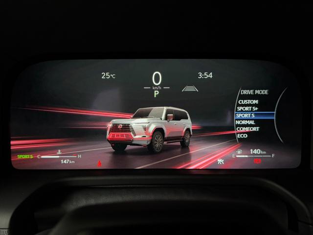 GX GX550 バージョンL 【マークレビンソン付】 内装ブラウン デジタルインナーミラー ドライブレコーダー 14インチコネクトナビ パノラマルーフ クールボックス PVM BSM ヒッチメンバー パワーバックドア 純正22AW(45枚目)