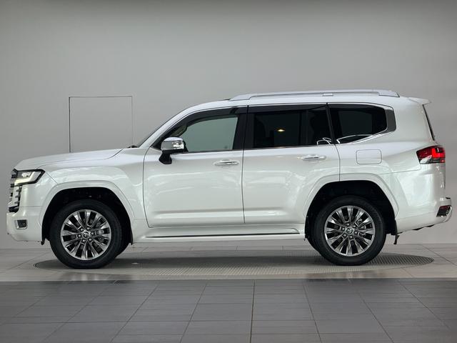 ランドクルーザー ZX 【ディーゼル車】 内装ベージュ 12.3インチJBLプレミアムサウンド リアエンターテイメントシステム クールボックス 電動デフロック ルーフレールシルバー 寒冷地仕様 PVM BSM 純正20AW(6枚目)