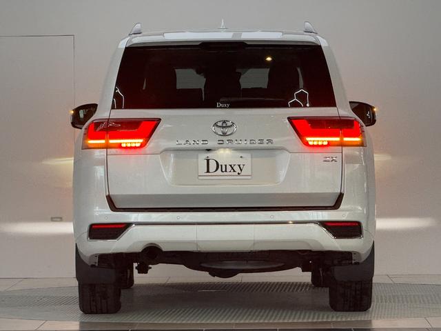 ランドクルーザー ZX 【ディーゼル車】 内装ベージュ 12.3インチJBLプレミアムサウンド リアエンターテイメントシステム クールボックス 電動デフロック ルーフレールシルバー 寒冷地仕様 PVM BSM 純正20AW(13枚目)