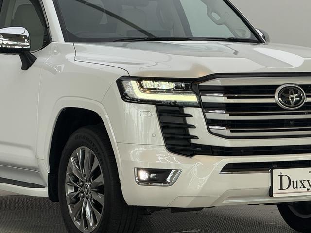 ランドクルーザー ZX 【ディーゼル車】 内装ベージュ 12.3インチJBLプレミアムサウンド リアエンターテイメントシステム クールボックス 電動デフロック ルーフレールシルバー 寒冷地仕様 PVM BSM 純正20AW(17枚目)