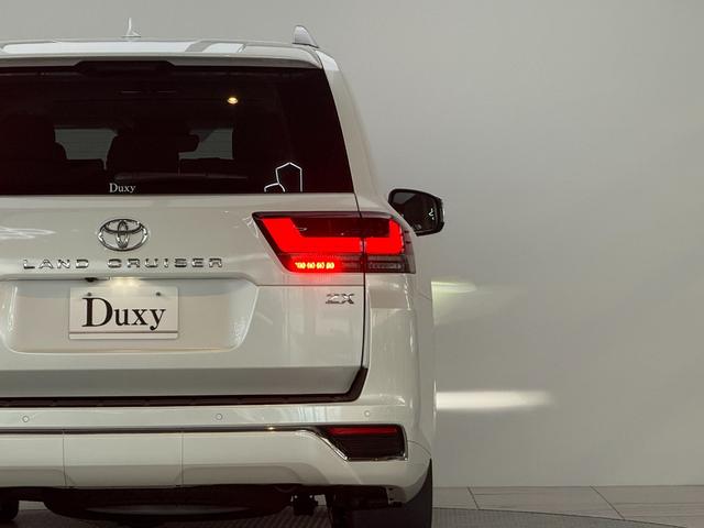 ランドクルーザー ZX 【ディーゼル車】 内装ベージュ 12.3インチJBLプレミアムサウンド リアエンターテイメントシステム クールボックス 電動デフロック ルーフレールシルバー 寒冷地仕様 PVM BSM 純正20AW(31枚目)