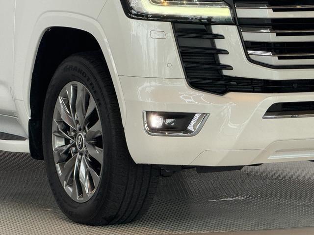 ランドクルーザー ZX 【ディーゼル車】 内装ベージュ 12.3インチJBLプレミアムサウンド リアエンターテイメントシステム クールボックス 電動デフロック ルーフレールシルバー 寒冷地仕様 PVM BSM 純正20AW(33枚目)