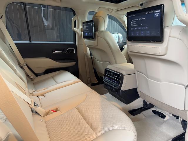 ランドクルーザー ZX 【ディーゼル車】 内装ベージュ 12.3インチJBLプレミアムサウンド リアエンターテイメントシステム クールボックス 電動デフロック ルーフレールシルバー 寒冷地仕様 PVM BSM 純正20AW(40枚目)