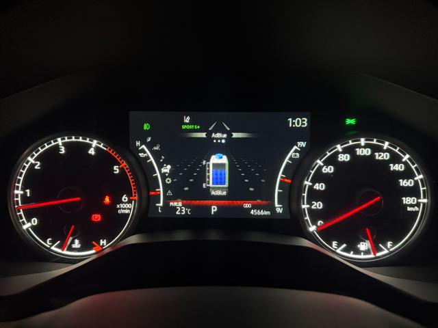 ランドクルーザー ZX 【ディーゼル車】 内装ベージュ 12.3インチJBLプレミアムサウンド リアエンターテイメントシステム クールボックス 電動デフロック ルーフレールシルバー 寒冷地仕様 PVM BSM 純正20AW(46枚目)