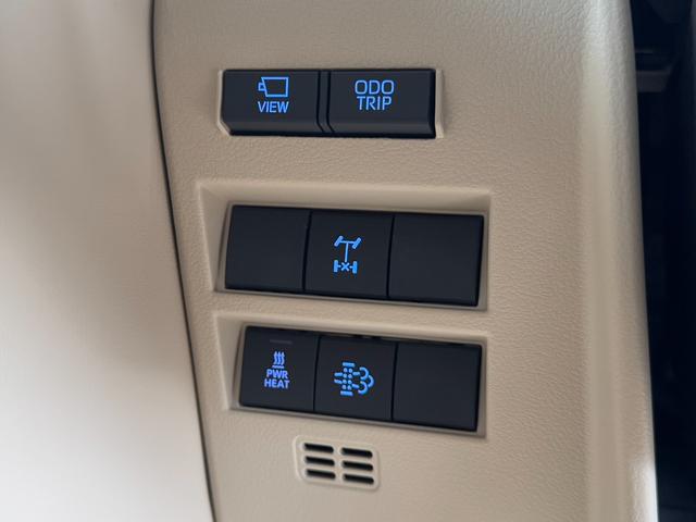 ランドクルーザー ZX 【ディーゼル車】 内装ベージュ 12.3インチJBLプレミアムサウンド リアエンターテイメントシステム クールボックス 電動デフロック ルーフレールシルバー 寒冷地仕様 PVM BSM 純正20AW(66枚目)
