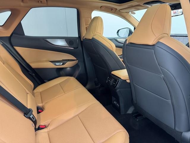 NX NX350h Fスポーツ 【内装ヘーゼル&ハイブリッド車】 14インチコネクトナビ パノラマルーフ デジタルインナーミラー オレンジキャリパー 寒冷地仕様 パノラミックビューモニター ブラインドスポットモニター 純正20AW(39枚目)