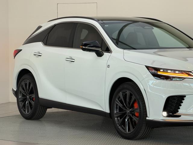 RX RX350 Fスポーツ 【改モデル】 内装レッド 14型コネクトナビ パノラマルーフ デジタルインナーミラー オレンジキャリパー 輻射ヒーター 置くだけ充電 シートメモリー PVM BSM チームメイト 純正21インチAW(39枚目)