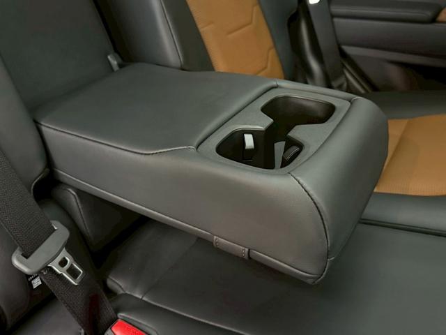 ＧＸ ＧＸ５５０　バージョンＬ　【ＭＯＤＥＬＬＩＳＴＡエアロ付き！】　内装ブラウン　１４インチコネクトナビ　パノラマルーフ　デジタルインナーミラー　前後ドラレコ　クールボックス　置くだけ充電　ＰＶＭ　ＢＳＭ　ＨＤＭＩ　　純正２２ＡＷ（44枚目）