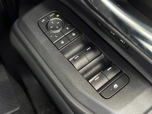 ランドクルーザー250 ZXファーストエディション 【ファーストエディション】 内装ブラウン 丸目ヘッドライト 12.3インチJBLコネクトナビ チームメイト デジタルインナーミラー サンルーフ 電動デフロック 置き充電 シートメモリー 純正18AW(67枚目)