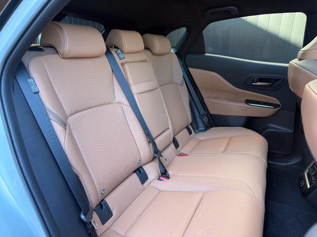 クラウンスポーツ Z 【パノラマルーフ付】 12.3型コネクトナビ パノラミックビューモニター ブラインドスポットモニター デジタルインナーミラー シートエアコン&シートヒーター ハンズフリーパワーバックドア 純正21AW(40枚目)