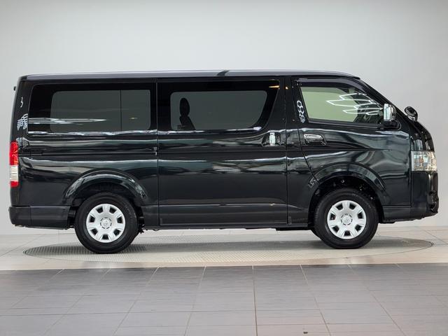 ハイエースバン 【純正ナビ付き】 デジタルインナーミラー パノラミックビューモニター対応 両側電動パワースライドドア LEDヘッドライト アクセサリーコンセント プッシュスタート 寒冷地 ETC 純正15インチAW(7枚目)