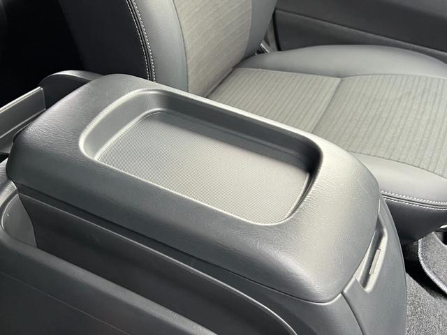 ハイエースバン 【純正ナビ付き】 デジタルインナーミラー パノラミックビューモニター対応 両側電動パワースライドドア LEDヘッドライト アクセサリーコンセント プッシュスタート 寒冷地 ETC 純正15インチAW(63枚目)