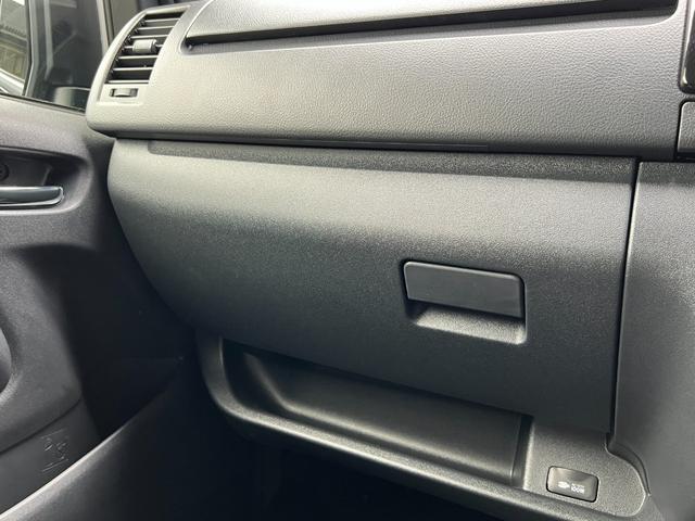 ハイエースバン 【純正ナビ付き】 デジタルインナーミラー パノラミックビューモニター対応 両側電動パワースライドドア LEDヘッドライト アクセサリーコンセント プッシュスタート 寒冷地 ETC 純正15インチAW(65枚目)