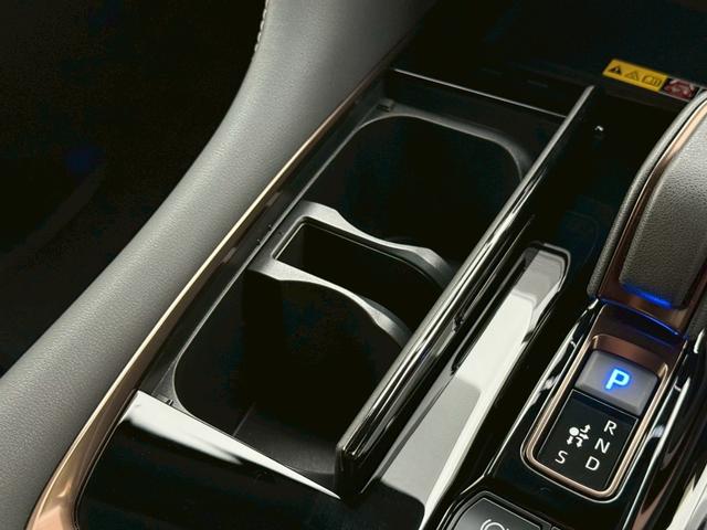 アルファードハイブリッド Z 【13.2インチ後席モニター付き】 14インチコネクトナビ 左右独立ムーンルーフ デジタルミラー カラーヘッドアップディスプレイ トヨタチームメイト ユニバーサルステップ PVM BSM 純正18AW(62枚目)