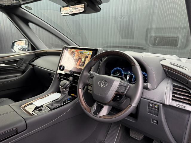 アルファード Ｚ　【モデリスタエアロ付】　１４インチコネクトナビ　１３．２インチ後席フリップダウンモニター　左右独立ムーンルーフ　デジタルミラー　トヨタチームメイト　ユニバーサルステップ　ＰＶＭ　ＢＳＭ　　純正１８ＡＷ（44枚目）