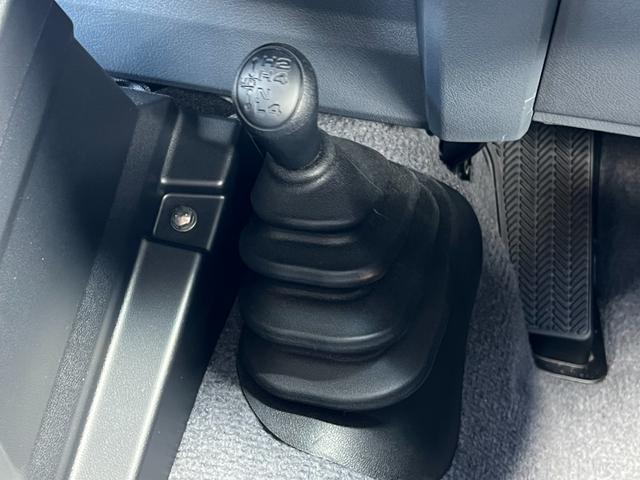 ランドクルーザー７０ ＡＸ　【純正ナビ付き】　丸目ヘッドライト　バックモニター内臓インナーミラー　電動デフロック　　背面タイヤ　リモコンキー　　ヒルスタートアシストコントロール　ダウンヒルスタートコントロール　純正１６インチＡＷ（68枚目）