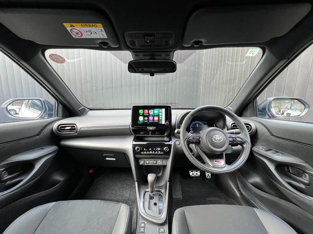 ヤリスクロス ＧＲスポーツ　【内装ブラック＆ツートン】　８インチコネクテットナビ　パノラミックビューモニター　ブラインドスポットモニター　ステアリングヒーター＆シートヒーター　ハンズフリーパワーバックドア　ＧＲ純正１８インチＡＷ（36枚目）