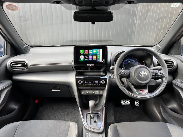 ヤリスクロス ＧＲスポーツ　【内装ブラック＆ツートン】　８インチコネクテットナビ　パノラミックビューモニター　ブラインドスポットモニター　ステアリングヒーター＆シートヒーター　ハンズフリーパワーバックドア　ＧＲ純正１８インチＡＷ（37枚目）