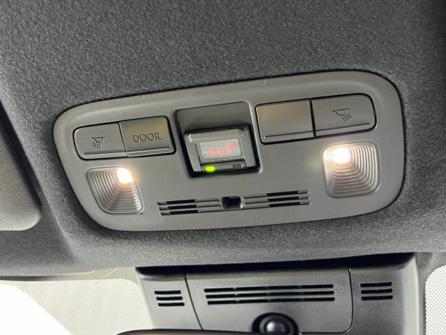 ヤリスクロス ＧＲスポーツ　【内装ブラック＆ツートン】　８インチコネクテットナビ　パノラミックビューモニター　ブラインドスポットモニター　ステアリングヒーター＆シートヒーター　ハンズフリーパワーバックドア　ＧＲ純正１８インチＡＷ（67枚目）