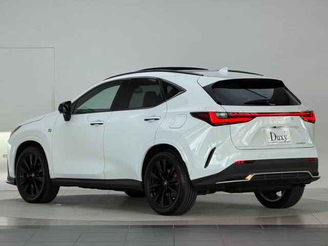 ＮＸ ＮＸ３５０ｈ　Ｆスポーツ　【内装レッド＆ハイブリッド車】　　１４型コネクトナビ　パノラマルーフ　デジタルインナーミラー　オレンジキャリパー　パノラミックビューモニター　ブラインドスポットモニター　パワーバックドア　純正２０ＡＷ（10枚目）