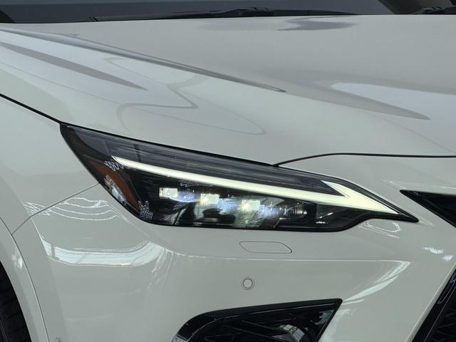 ＮＸ ＮＸ３５０ｈ　Ｆスポーツ　【内装レッド＆ハイブリッド車】　　１４型コネクトナビ　パノラマルーフ　デジタルインナーミラー　オレンジキャリパー　パノラミックビューモニター　ブラインドスポットモニター　パワーバックドア　純正２０ＡＷ（18枚目）