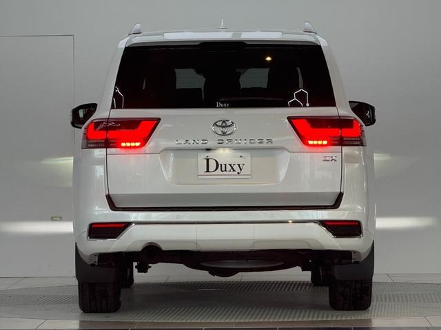 ランドクルーザー ＺＸ　【ディーゼル車】　　内装ベージュ　１２．３インチＪＢＬプレミアムサウンド　リアエンターテイメントシステム　クールボックス　電動デフロック　ルーフレールシルバー　寒冷地仕様　ＰＶＭ　ＢＳＭ　純正２０ＡＷ（5枚目）