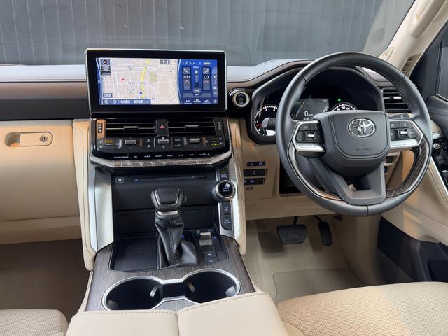 ランドクルーザー ＺＸ　【ディーゼル車】　　内装ベージュ　１２．３インチＪＢＬプレミアムサウンド　リアエンターテイメントシステム　クールボックス　電動デフロック　ルーフレールシルバー　寒冷地仕様　ＰＶＭ　ＢＳＭ　純正２０ＡＷ（37枚目）
