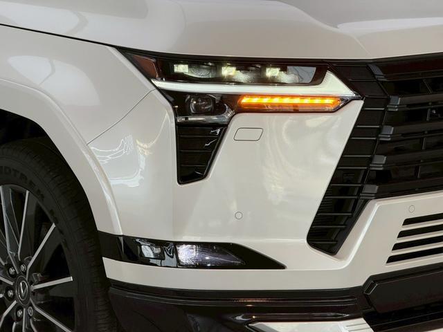 ＧＸ ＧＸ５５０　バージョンＬ　【ＭＯＤＥＬＬＩＳＴＡエアロ付き！】　内装ブラウン　１４インチコネクトナビ　パノラマルーフ　デジタルインナーミラー　前後ドラレコ　クールボックス　置くだけ充電　ＰＶＭ　ＢＳＭ　ＨＤＭＩ　　純正２２ＡＷ（19枚目）