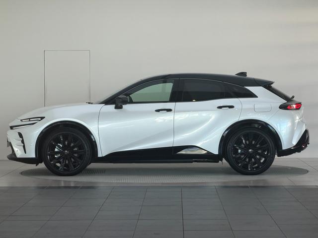 クラウンスポーツ Ｚ　【内装ブラウン】　１２．３インチＪＢＬプレミアムサウンド　パノラミックビューモニター　ブラインドスポットモニター　トヨタチームメイト　置くだけ充電　デジタルミラー　パワーバックドア　純正２１インチＡＷ（6枚目）