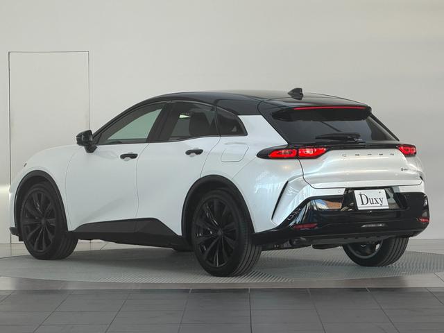 クラウンスポーツ Ｚ　【内装ブラウン】　１２．３インチＪＢＬプレミアムサウンド　パノラミックビューモニター　ブラインドスポットモニター　トヨタチームメイト　置くだけ充電　デジタルミラー　パワーバックドア　純正２１インチＡＷ（10枚目）